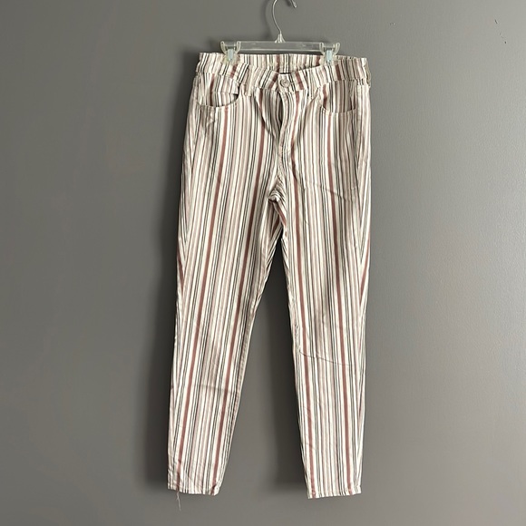 American Eagle Outfitters Denim - American Eagle High-Rise Jegging